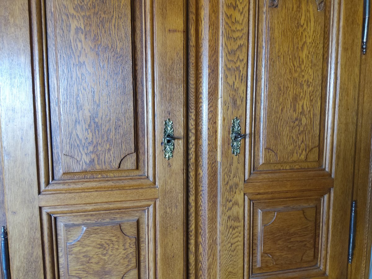 A Two-part Sideboard Made Of Alsatian Oak, Dating From The Late 18th Century, In The Louis XIV Style -photo-3